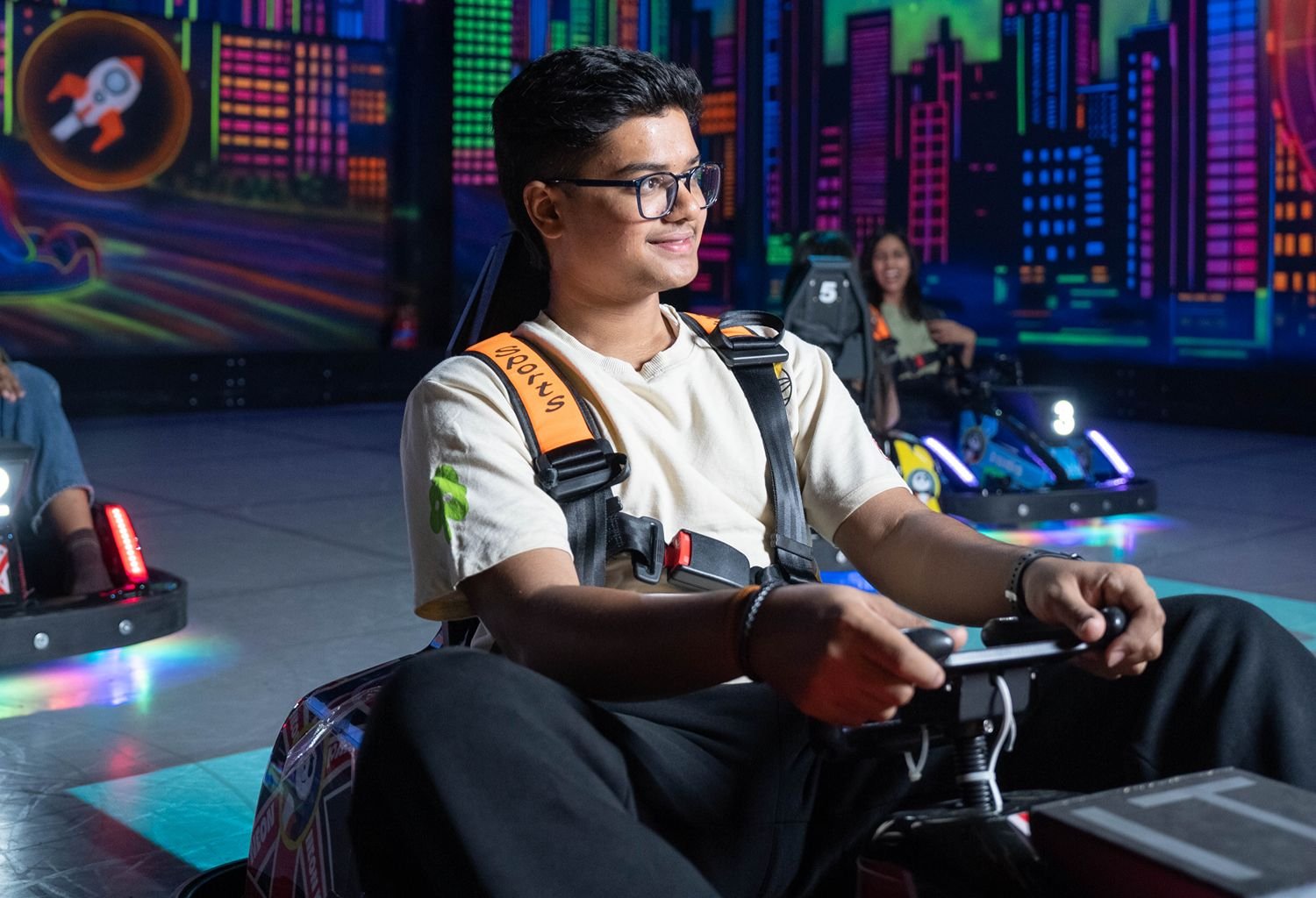 NeonKart_rebounce_4